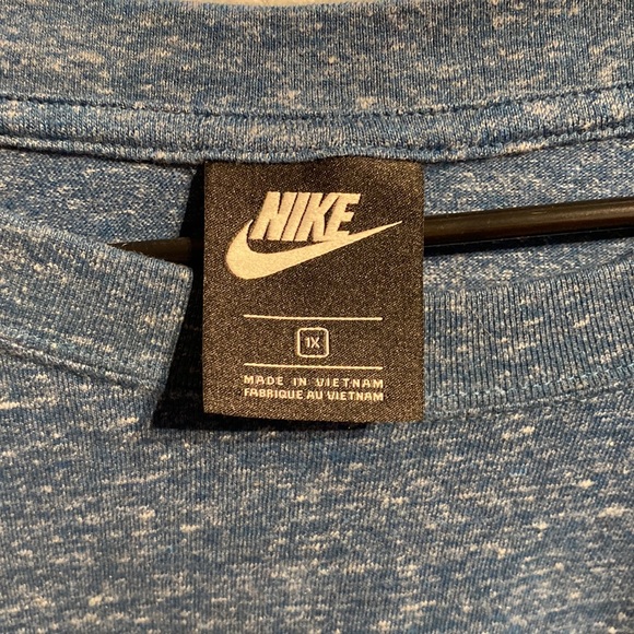 🆕 WOT, 1X Long sleeve Nike top, so soft! - Picture 3 of 8